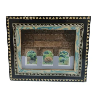 Marco de taracea con imagen del Pabellón Nazarí del Patio de la Acequia